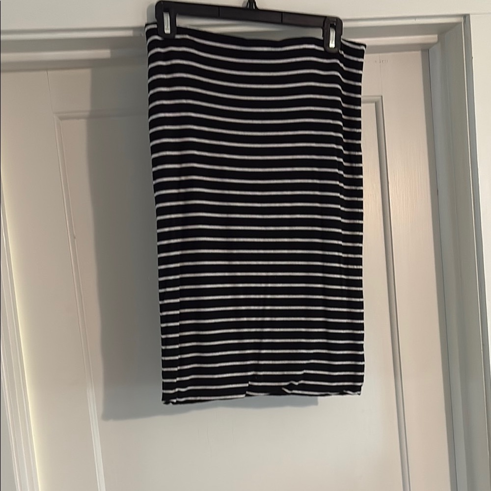 LOFT Black and White Midi Pencil Skirt